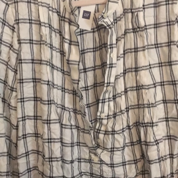 Half button down top - Picture 4 of 4